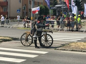 dodánie led obrazoviek,stage,pódium a ozvučenie trate.