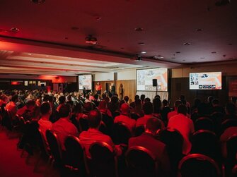 Parillasound - providing sound, light, conference systems Konferenčná technika a svetelná technika na HackerFest Slovakia