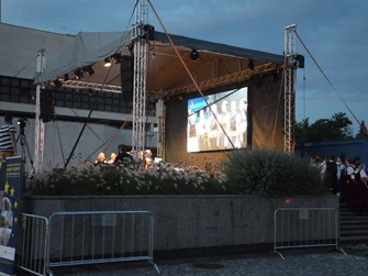 Prenájom led obrazovky v Nitre a video služby pre live stream. Prenájom led obrazovky v Nitre a video služby pre live stream.