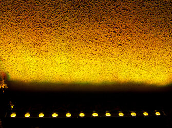 COLORband Q4 IP - weatherproof, outdoor-rated LED strip light.Dekoračné vonkajšie osvetlenie na event.