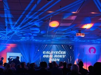 COLORband Q4 IP - weatherproof, outdoor-rated LED strip light.Dekoračné vonkajšie osvetlenie na event.
