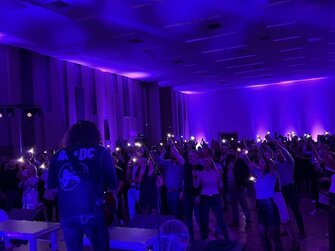 COLORband Q4 IP - weatherproof, outdoor-rated LED strip light.Dekoračné vonkajšie osvetlenie na event.
