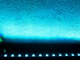 COLORband Q4 IP - weatherproof, outdoor-rated LED strip light.Dekoračné vonkajšie osvetlenie na event.