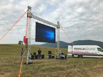 dodánie led obrazoviek,stage,pódium a ozvučenie trate.