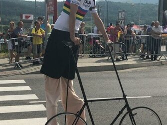 dodánie led obrazoviek,stage,pódium a ozvučenie trate.