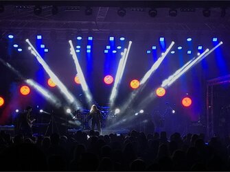 Koncertné konštrukcie s.r.o. - Profesionálne zabezpečenie stavby koncertných konštrukcií, pódií a osvetlenie akcií, živých koncertov a festivalov.