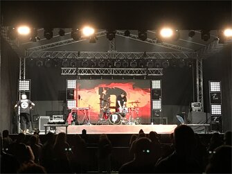 Koncertné konštrukcie s.r.o. - Profesionálne zabezpečenie stavby koncertných konštrukcií, pódií a osvetlenie akcií, živých koncertov a festivalov.