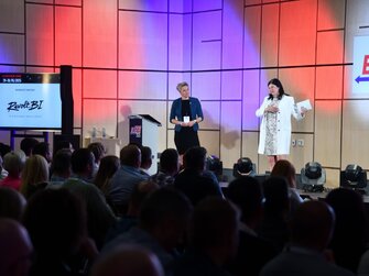 Kongresová technika,ozvučenie,prenájom led obrazoviek EASTLOG - O2 Universum, Praha