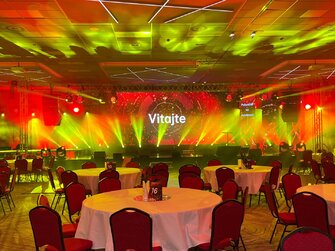 L-Acoustics je francúzsky výrobca reproduktorov , zosilňovačov , marketingových materiálov a zariadení na spracovanie signálu