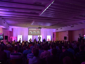 LIVE STREAM Bratislava,Praha.