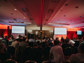 Parillasound - providing sound, light, conference systems Konferenčná technika a svetelná technika na HackerFest Slovakia
