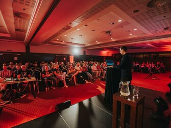 Parillasound - providing sound, light, conference systems Konferenčná technika a svetelná technika na HackerFest Slovakia