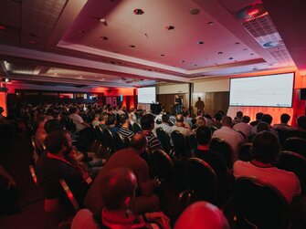 Parillasound - providing sound, light, conference systems Konferenčná technika a svetelná technika na HackerFest Slovakia
