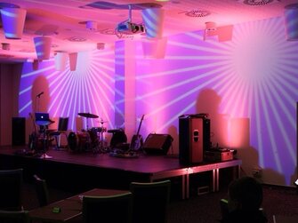 Prenájom led osvetlenia na koncert,Prnájom led rotačné hlavy,led-screen-rental-exterior-interior-profi-sound-lights.