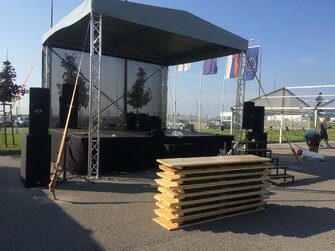 Prenájom pódia - mobilné pódia,Pro Sound & Lighting - Stage Sound & Lighting Rental