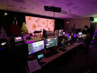 Prenájom študia na on line,Vianočný Oriflame Praha-Bratislava Live stream