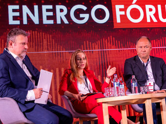 Pronájem LED obrazovky — Projektory, TV, ozvučení, tlumočnické systémy, pódia, řečnické pulty - vše skladem.