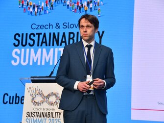 Pronájem velkoplošných LED obrazovek pro běžné, ale i velké konference různých velikostí a kreativních řešení. PRAHA CZ