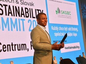 Pronájem velkoplošných LED obrazovek pro běžné, ale i velké konference různých velikostí a kreativních řešení. PRAHA CZ