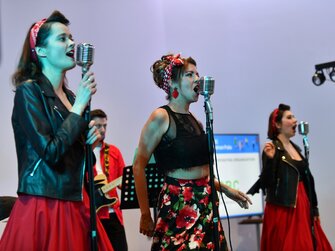 Pronájem velkoplošných LED obrazovek pro běžné, ale i velké konference různých velikostí a kreativních řešení. PRAHA CZ