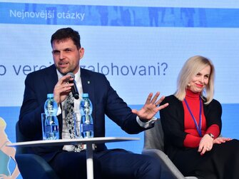 Pronájem velkoplošných LED obrazovek pro běžné, ale i velké konference různých velikostí a kreativních řešení. PRAHA CZ