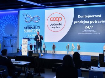 Pronájem velkoplošných LED obrazovek pro běžné, ale i velké konference různých velikostí a kreativních řešení. PRAHA CZ