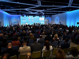 Pronájem velkoplošných LED obrazovek pro běžné, ale i velké konference různých velikostí a kreativních řešení. PRAHA CZ