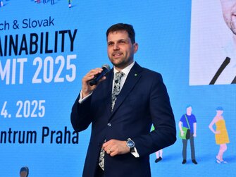 Pronájem velkoplošných LED obrazovek pro běžné, ale i velké konference různých velikostí a kreativních řešení. PRAHA CZ