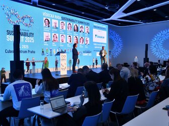 Pronájem velkoplošných LED obrazovek pro běžné, ale i velké konference různých velikostí a kreativních řešení. PRAHA CZ