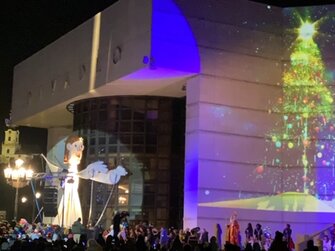 Realizácia a prenájom veĺkoplošná projekcia a led obrazovka na divadle v Nitre.