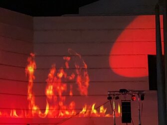 Realizácia a prenájom veĺkoplošná projekcia a led obrazovka na divadle v Nitre.