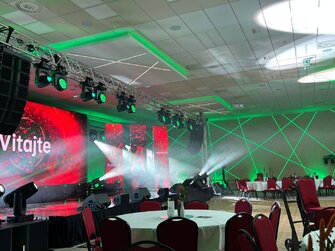 Rotačná hlava osvetlenie na koncert BMFL™ je veľmi výkonná funkcia zabalené svietidlo, ktoré poskytne skutočný svetelný zdroj pre každý projekt.