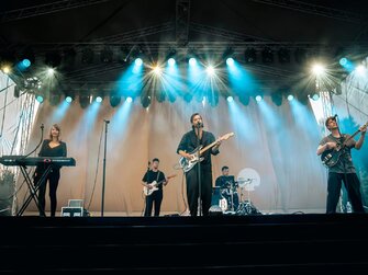 Slávnosti Nitra, milá Nitra 2025,prenájom stage,prenájom pódium,ozvučenie Nitra, led obrazovky Nitra,prenájom video techniky v Nitre,pódium v Nitre.