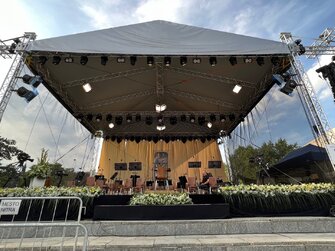 Slávnosti Nitra, milá Nitra 2025,prenájom stage,prenájom pódium,ozvučenie Nitra, led obrazovky Nitra,prenájom video techniky v Nitre,pódium v Nitre.