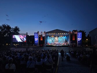 Slávnosti Nitra, milá Nitra 2025,prenájom stage,prenájom pódium,ozvučenie Nitra, led obrazovky Nitra,prenájom video techniky v Nitre,pódium v Nitre.