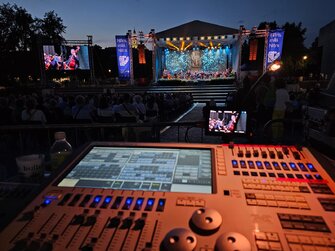 Slávnosti Nitra, milá Nitra 2025,prenájom stage,prenájom pódium,ozvučenie Nitra, led obrazovky Nitra,prenájom video techniky v Nitre,pódium v Nitre.