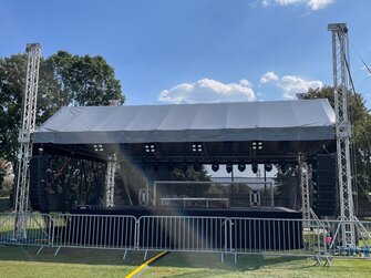 Stage,pódium na koncert.Ozvučenie,osvetlenie na koncert Bošany Summer Fest 2024.
