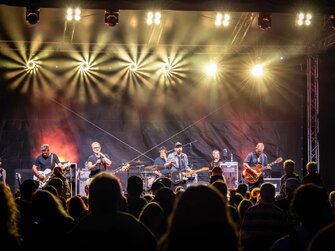Stage,pódium na koncert.Ozvučenie,osvetlenie na koncert Bošany Summer Fest 2024.