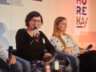 Tlmočnícka a konferenčná technika,tlmočnícke kabíny prenájom.