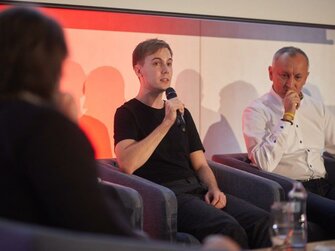 Tlmočnícka a konferenčná technika,tlmočnícke kabíny prenájom.