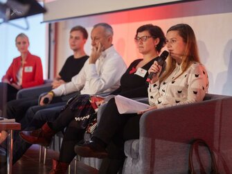 Tlmočnícka a konferenčná technika,tlmočnícke kabíny prenájom.